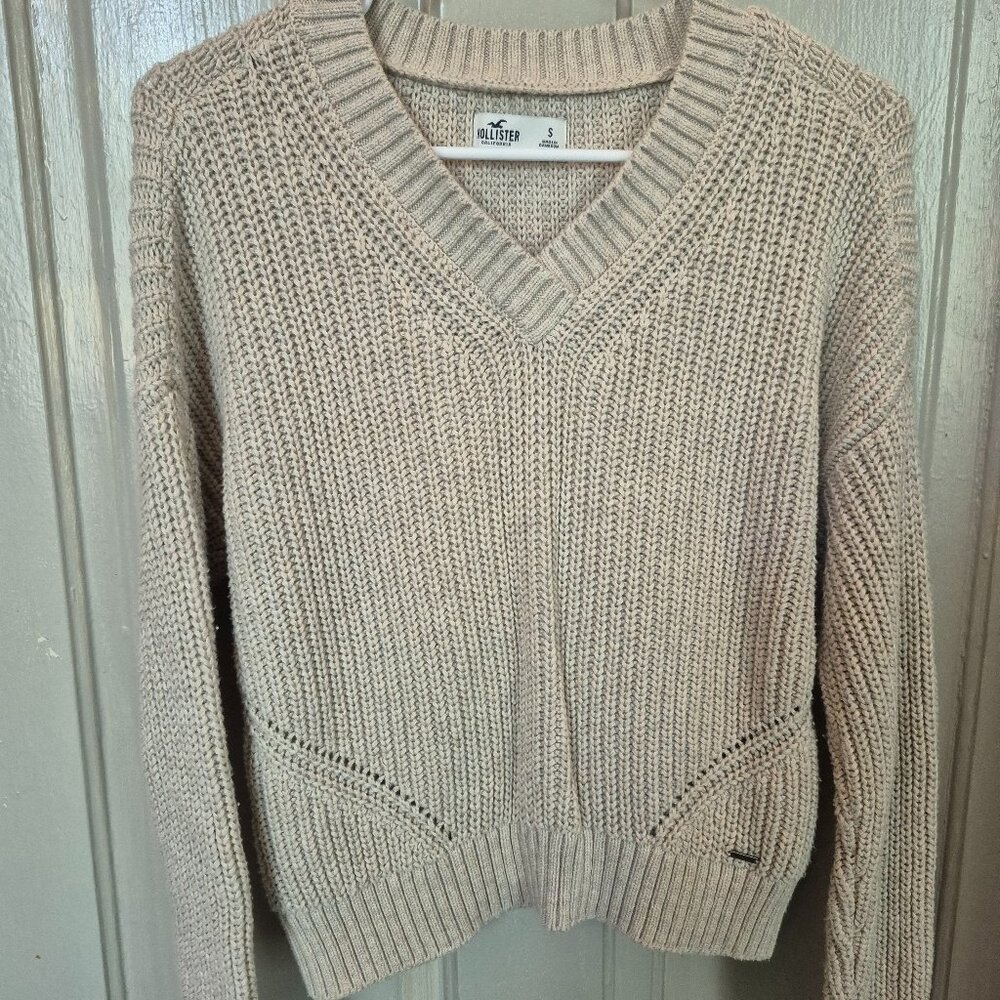Hollister v neck sweater, size small, tan